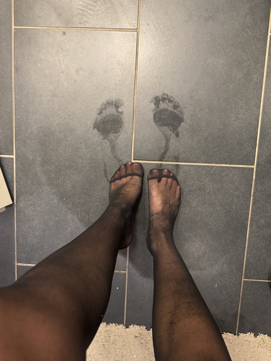 Oops 🫣 Imagine the smell of my nylons 😈