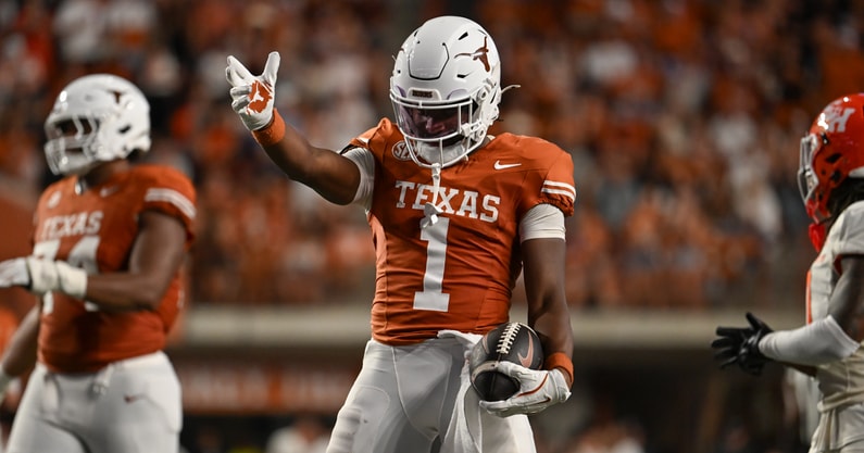 AlgoX_BlackBox's tweet image. Ryan Wingo ATD (+145) — Model 0.64 TD → ~64 % prob (fair −178). Texas WR1 with 32 % RZ targets vs OU press. Value play #AlgorithmX #CFB #Texas