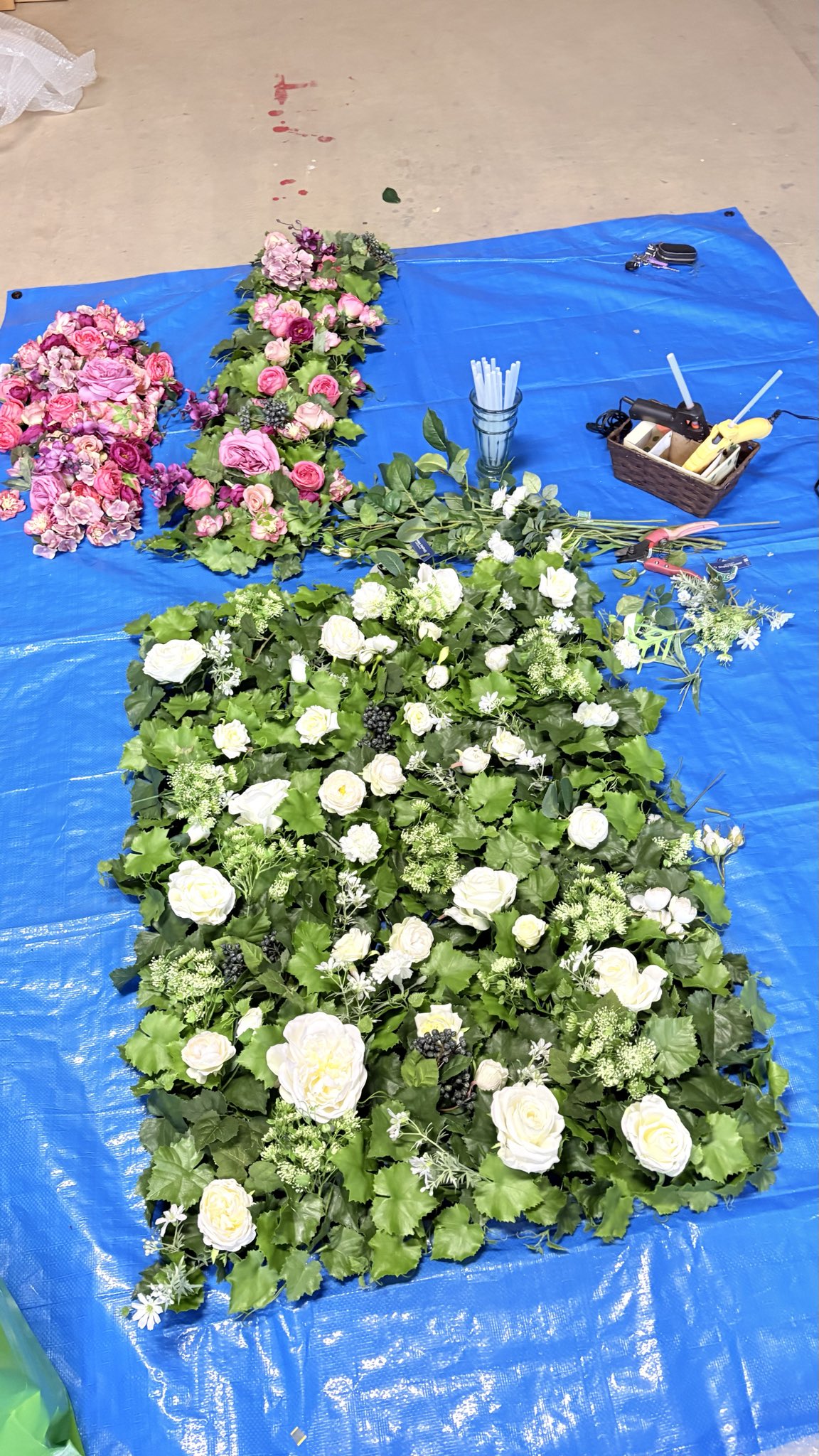 お花のタペストリー パッチワークタペストリーキット/フラワーリースのタペストリー