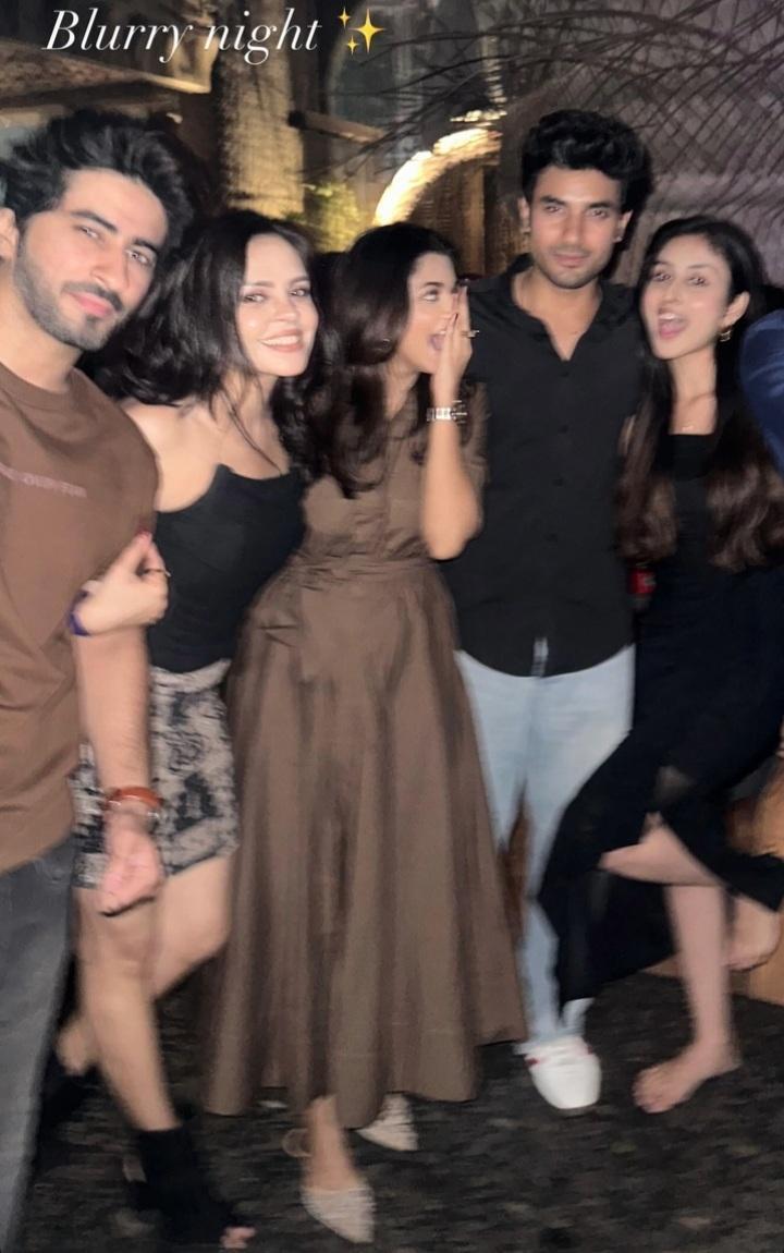 moumitataurus2's tweet photo. #Anank twinning in black🖤 Anchal absolutely looking gorgeous 😍❤
#AnchalSahu https://t.co/1lAJLFIC1z