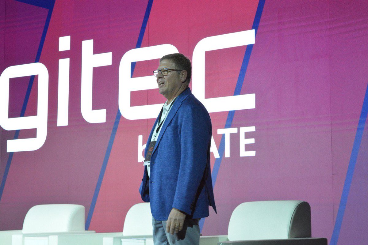 AdamKablanian's tweet image. Honored to moderate one of the most important conversations at Digitec today — where AI meets semiconductors and Armenia’s future
The energy was incredible, and the vision is bold:
Armenia is not just catching up — we’re ready to lead.
#Digitec2025 #AI #Semiconductors #Armtech