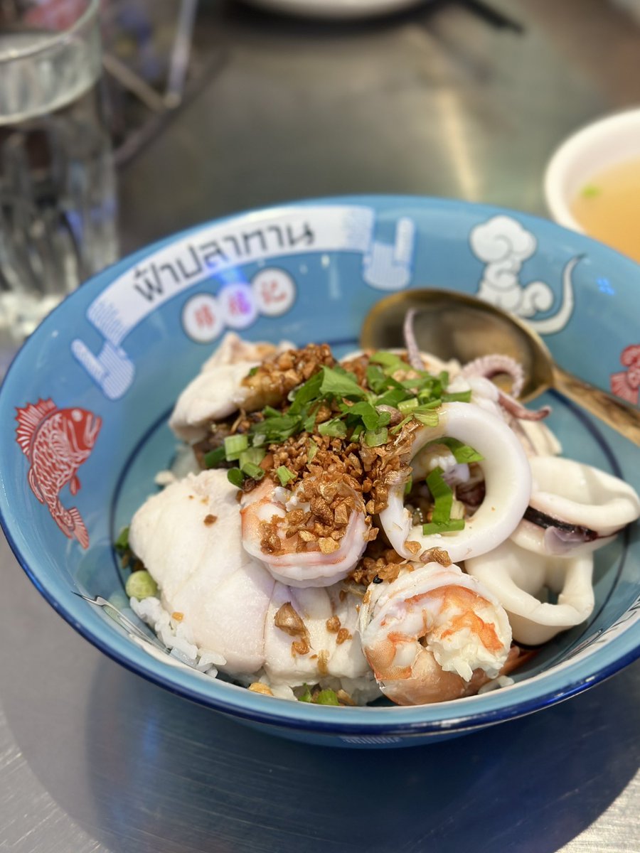 grumpyteddyy's tweet image. กินทุกวันจริงๆ 🐟😇😽