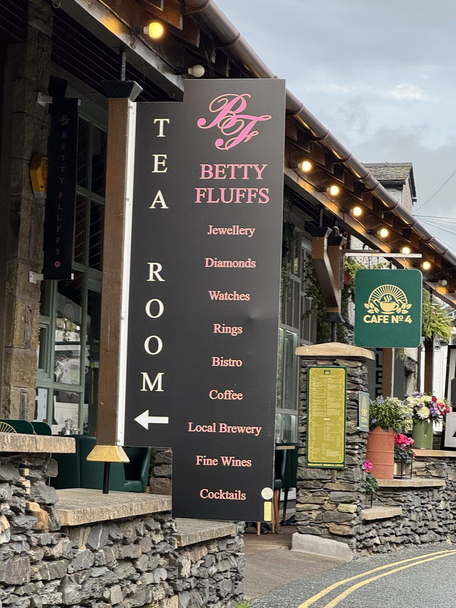 peterboo's tweet image. Does she now!