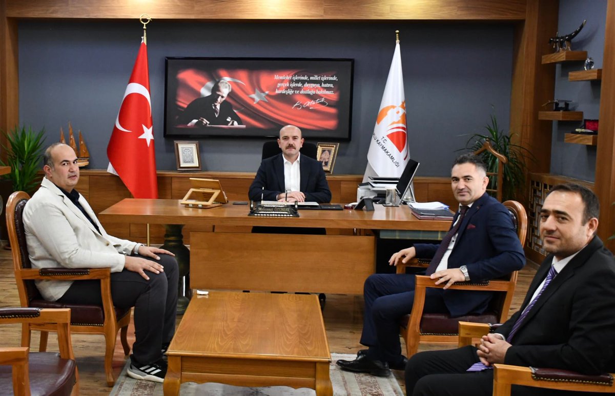 Artuklu Kaymakamımız Sayın Muhammet ÖZTABAK Beyefendiyi makamında ziyaret ettik.
Nazik kabullerinden ve samimi sohbetinden ötürü Sayın Kaymakamımıza çok Teşekkür ediyoruz.
<a href="/turkegitimsen/">Türk Eğitim Sen</a> 
<a href="/Artuklukymkm/">T.C. Artuklu Kaymakamlığı</a>
<a href="/sdolgun01/">Selahattin Dolgun</a> 
<a href="/Nedimege47/">Nedim</a>