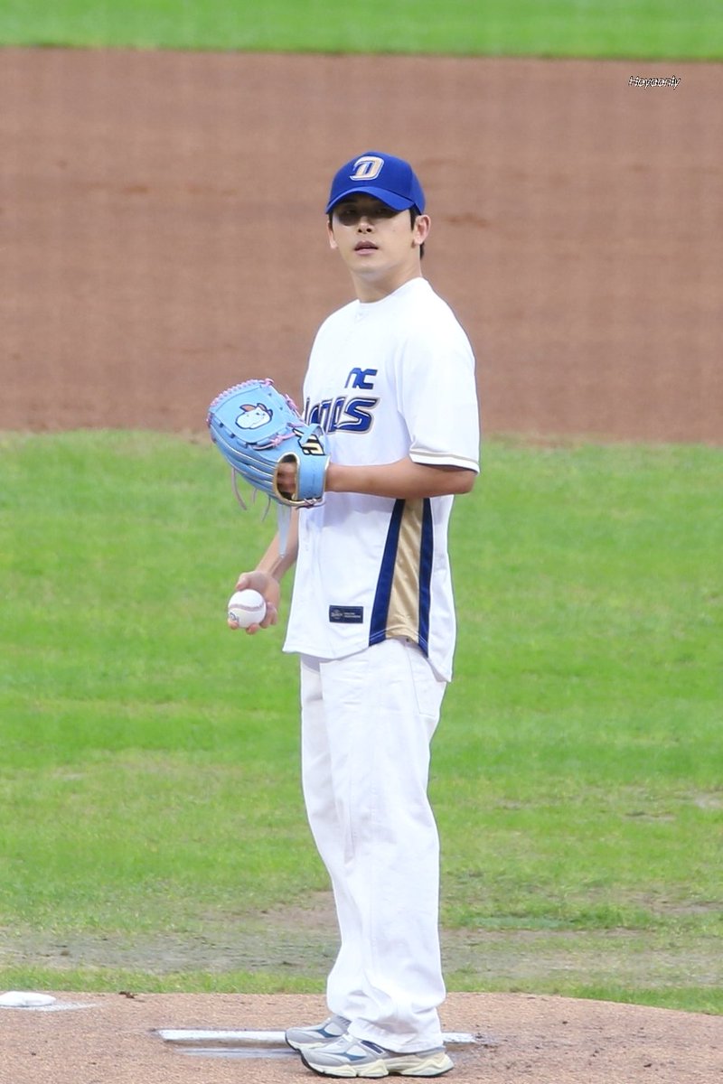 251004 창원NC파크 시구 이호원
아후 멋있어 아니 귀여워 ??

#호야 #HOWON #이호원 #hoya #leehowon #nc다이노스