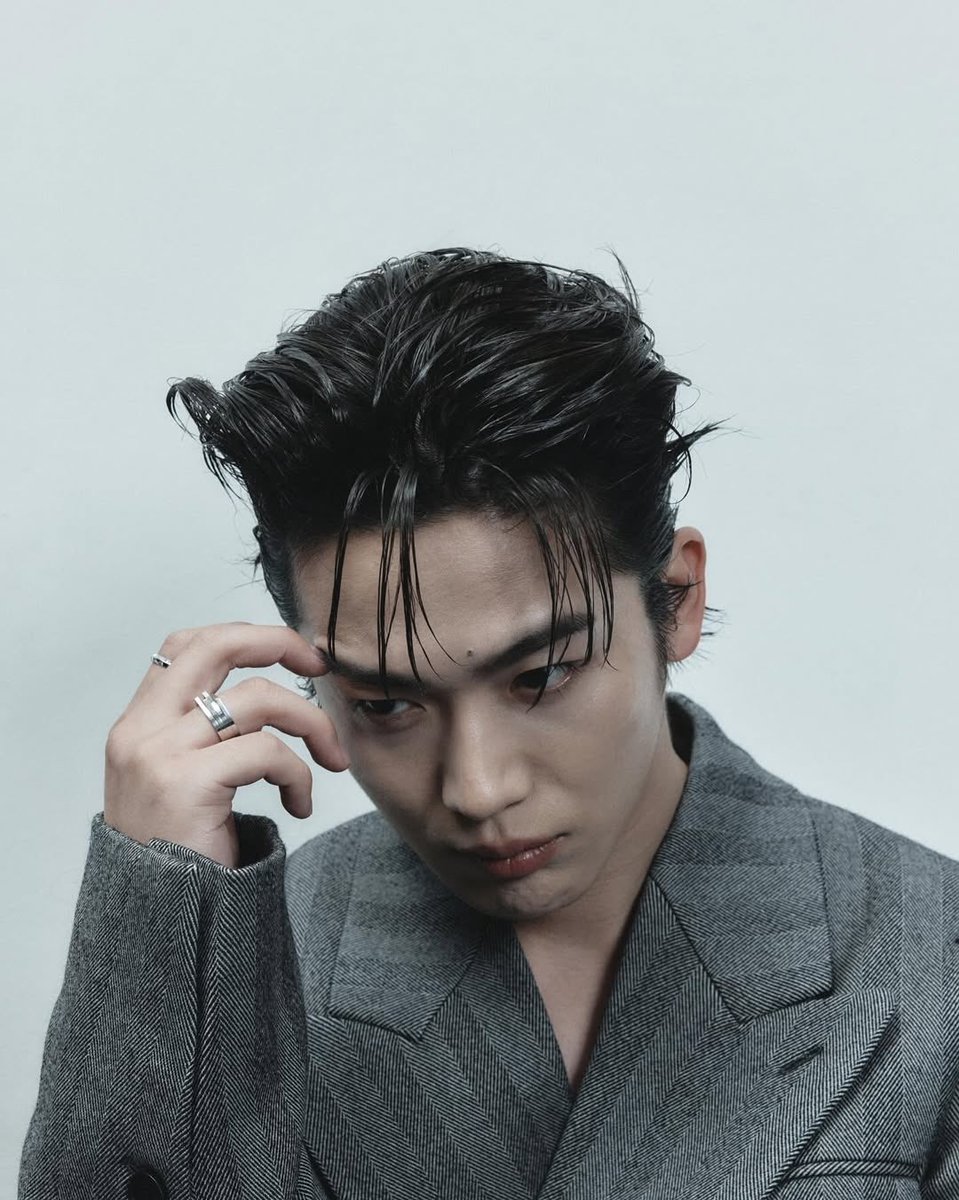 y_haaa_n's tweet photo. ELLE
#김요한 #KIMYOHAN https://t.co/idlR9Vpc8A