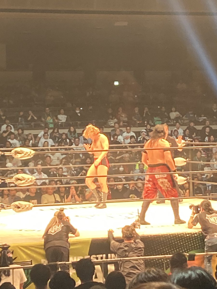 EFu_eFu_eFu_'s tweet image. UFC vs WWE