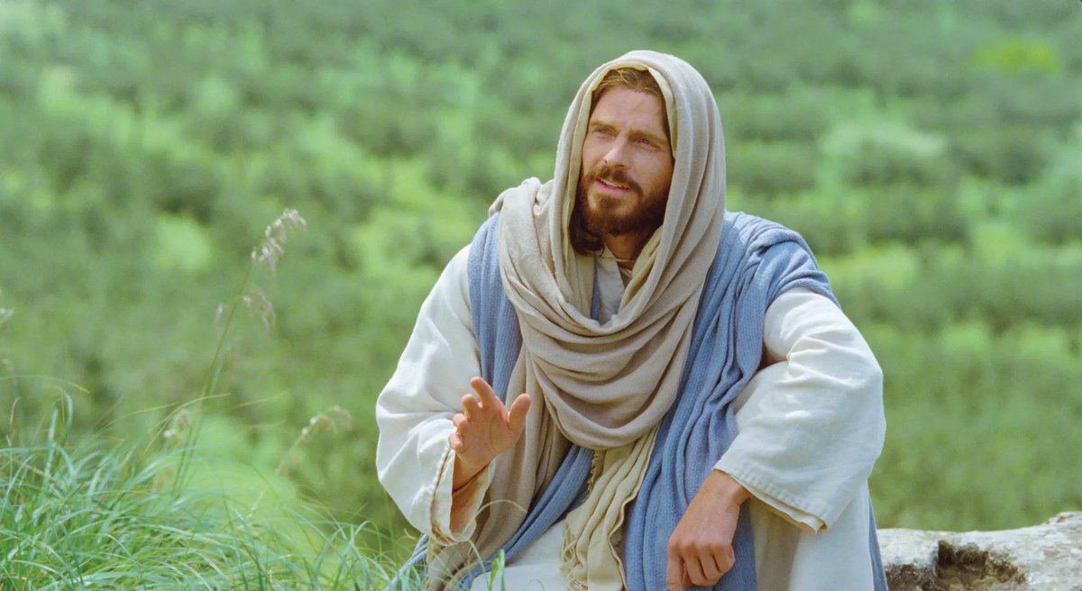 EyeonChrist's tweet image. ROOM IN THE INN = NO ONE SITS ALONE
This also means no one sits alone emotionally or spiritually. How we treat each other--especially the hungry, the thirsty, those left out alone--is how we treat Him (Matt. 25:35-40).~@GerritWGong #generalconference
