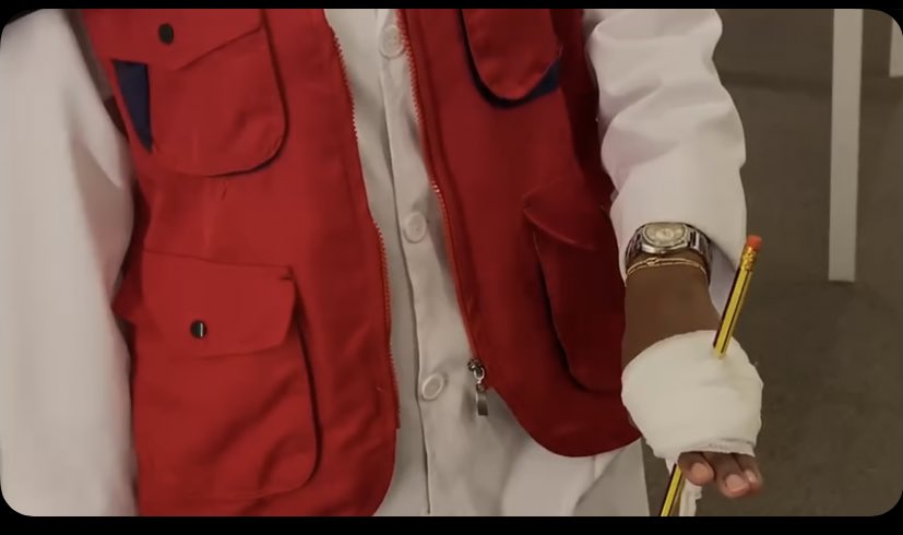 A DAY WITH A PARAMEDIC
                  🚑👩‍⚕️🏥