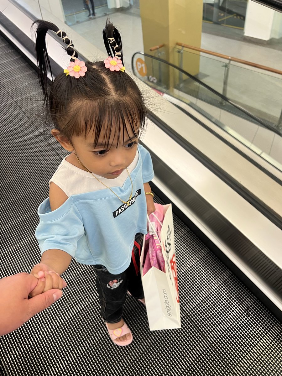 norisyaothman's tweet photo. Big girl olediii. All set for school next year🙃.  This girl kan dia tahu apa dia nak. If she said "i want this one", u offer laa benda lain mmg dia x mau. Dia nk yg tu and that colour jugak🥲. https://t.co/3QiJC2CWQK