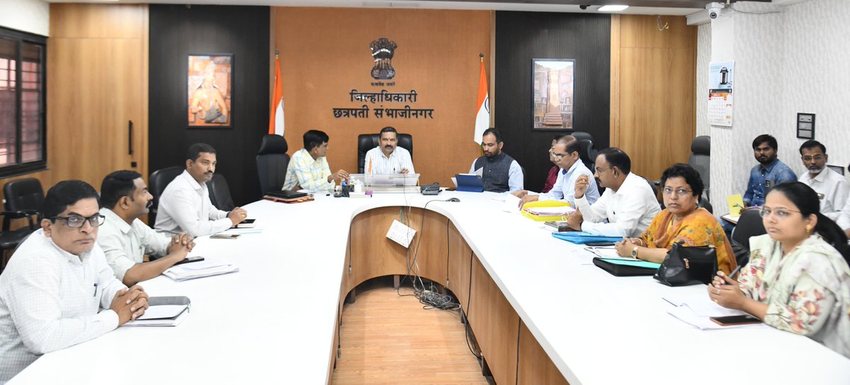 DIST. INFORMATION OFFICE CHHATRAPATI SAMBHAJINAGAR (@infocsnagar) on Twitter photo #छत्रपतीसंभाजीनगर जिल्ह्यात मध्यम,लघु प्रकल्पामध्ये पाणीउपलब्ध आहे.भविष्यातील पाण्याच्या गरजेनुसार काहीतालुक्यांसाठी पाणीआरक्षित करण्यात जलसंधारण आणि पाणीपुरवठा विभागाने समन्वयने करावे, जिल्हाधिकारी दिलीप स्वामी यांचे जिल्हा अकस्मिक पाणी आरक्षण बैठकीत निर्देश.<a href="/InfoMarathwada/">Info Director, Chhatrapati Sambhajinagar</a> #छत्रपतीसंभाजीनगर जिल्ह्यात मध्यम,लघु प्रकल्पामध्ये पाणीउपलब्ध आहे.भविष्यातील पाण्याच्या गरजेनुसार काहीतालुक्यांसाठी पाणीआरक्षित करण्यात जलसंधारण आणि पाणीपुरवठा विभागाने समन्वयने करावे, जिल्हाधिकारी दिलीप स्वामी यांचे जिल्हा अकस्मिक पाणी आरक्षण बैठकीत निर्देश.<a href="/InfoMarathwada/">Info Director, Chhatrapati Sambhajinagar</a>