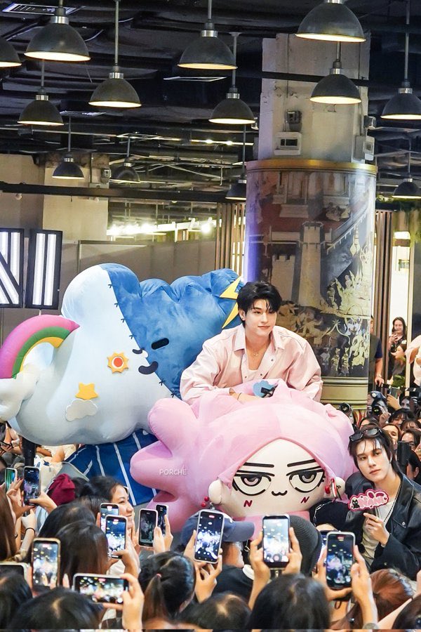 รุ่งไพลิน tweet media