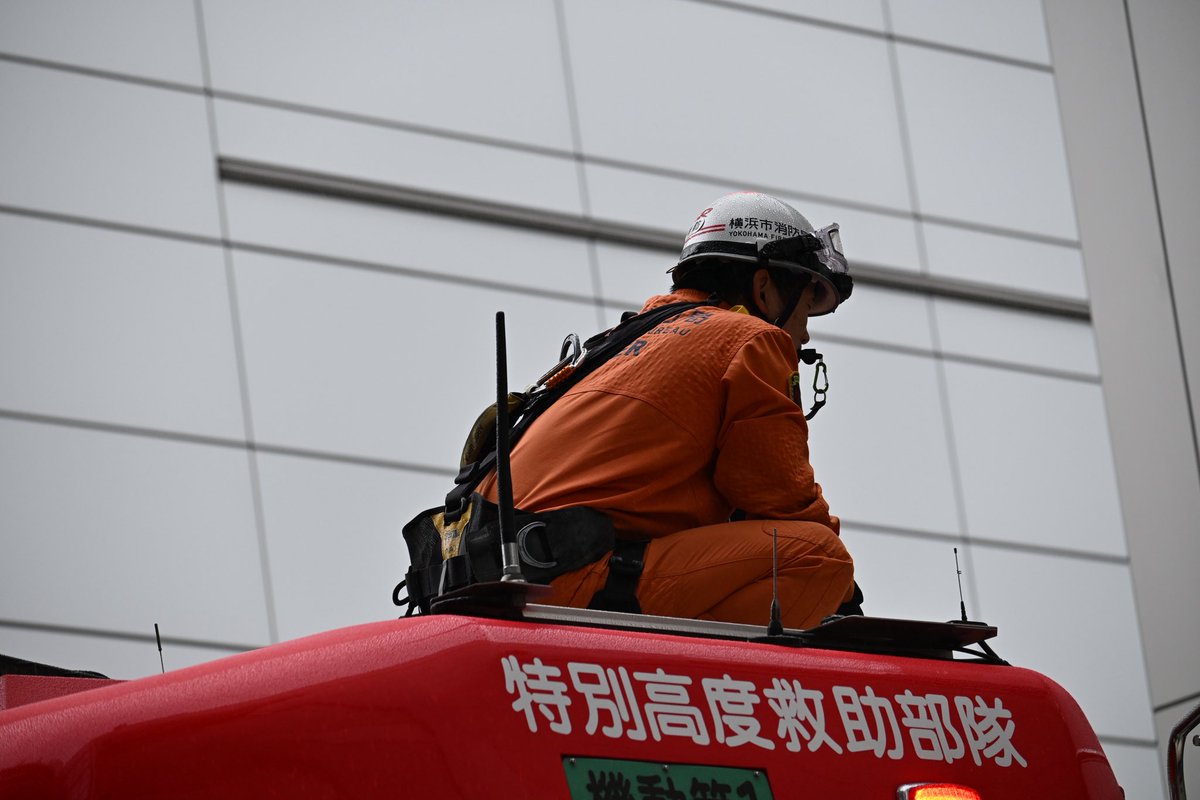 b_zn87697's tweet photo. 横浜市消防局警防課SR特別高度救助部隊 https://t.co/99VqYxUFvs