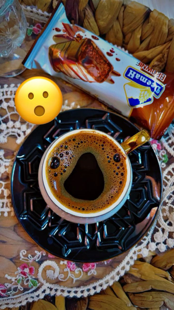 يبحث الإنسان في الحياة عن مكانٍ ٱمن
لا يحتاج فيه أن يتكلف ليُقبل .
تلك غاية المرء مهما تاه بين الرغبات 🤍

صباح الخير 🩵