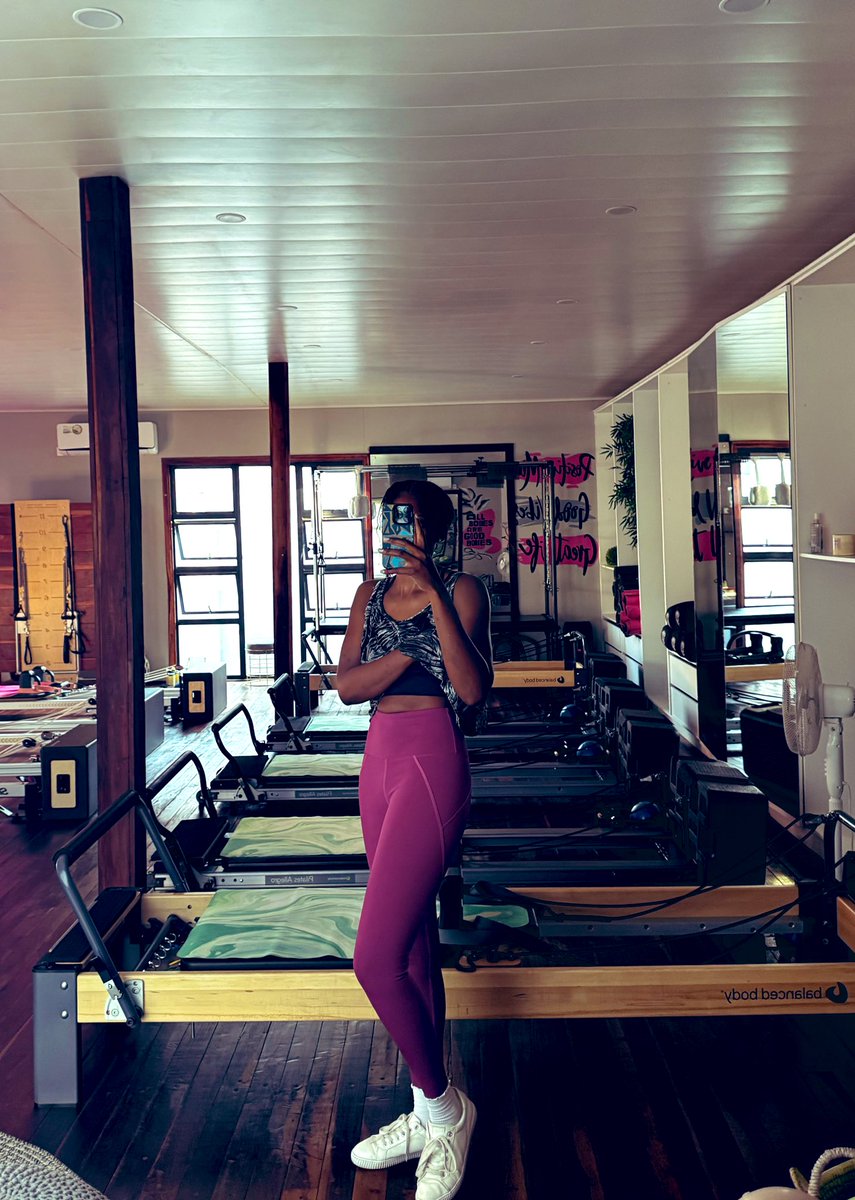 FioNoire's tweet photo. Believe it or not, I eat nshima like a thief! 🤭

Early morning practice sesh today. 
#STOTT #STOTTPilates #PilatesInstructor https://t.co/aiAtbkShkI