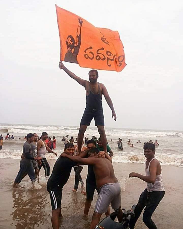 NizamPKFC's tweet image. Peak Days #Pawanism ♥️🔥