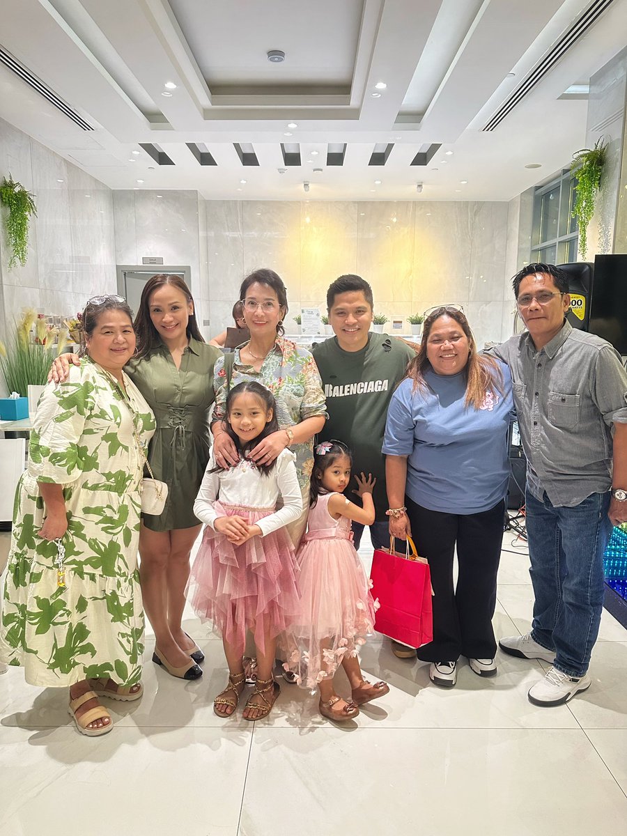 Grateful to finally got this pic with them ❤️ 
Maraming salamat po sa buhay niyo. 
Welcome to the 🇦🇪! 
Keep shining titas!

#SB19mom 
#SB19SaWWorldTourUAE 
#SB19