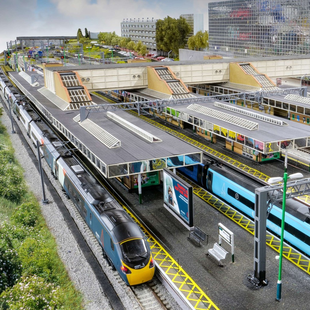 hornby's tweet image. We&apos;re in Milton Keynes, at the Great Electric Train Show! 
Will you be visiting us this weekend?!

Plus, Keep an eye out for an exciting announcement at 9:30am today!

#Hornby #Modelrailway #GETS
