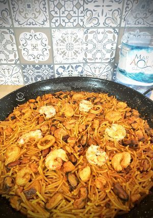 cookpadrecetas's tweet photo. Es día de arroz o fideuña ¿qué te gusta más? https://t.co/1ClJ7ilDr8 Esta fideua es cómoda de comer ¡Del senyoret! #CocinaCasera #Fideua #RecetasCaseras #CocinaConCookpad #CookpadRecetas #senyoret https://t.co/wKoxDy0p5S