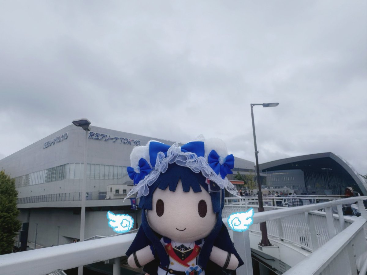 Ruricha_P's tweet photo. 会場着きました！カレーパン並びます( •̀  •́ゞ https://t.co/ceWzTL6wjJ