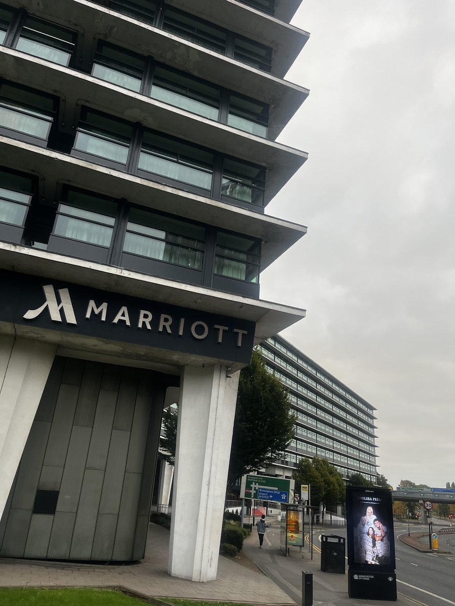 Manchester Royal Eye tweet media