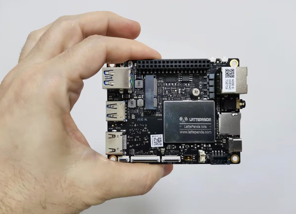 LattePandaCN's tweet image. LattePanda IOTA vs Raspberry Pi 5 — here’s why IOTA wins:
• Intel N150, 4 cores @ 3.6GHz
• Up to 16 GB LPDDR5 + eMMC 5.1
• USB 3.2, HDMI 2.1, Gigabit Ethernet
• Dynamic TDP: 6W ↔ 15W
🧠 Full review: androidpimp.com/embedded/latte…
#lattepanda #raspberrypi #X86