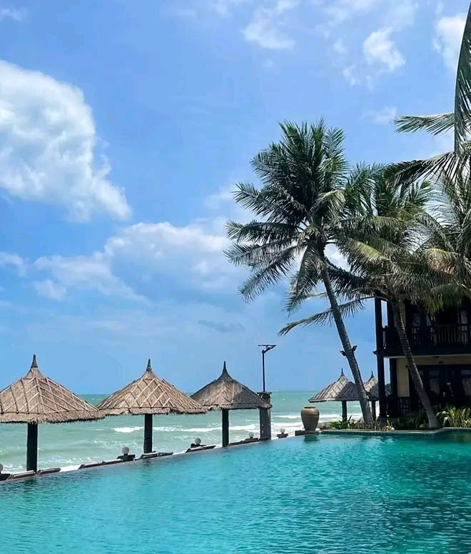 যারা সকালে দেরি করে ঘুম থেকে ওঠে তারা অলস নয়,
তাদের স্বপ্ন অনেক বড়, তাই দেখতে সময় লাগে।