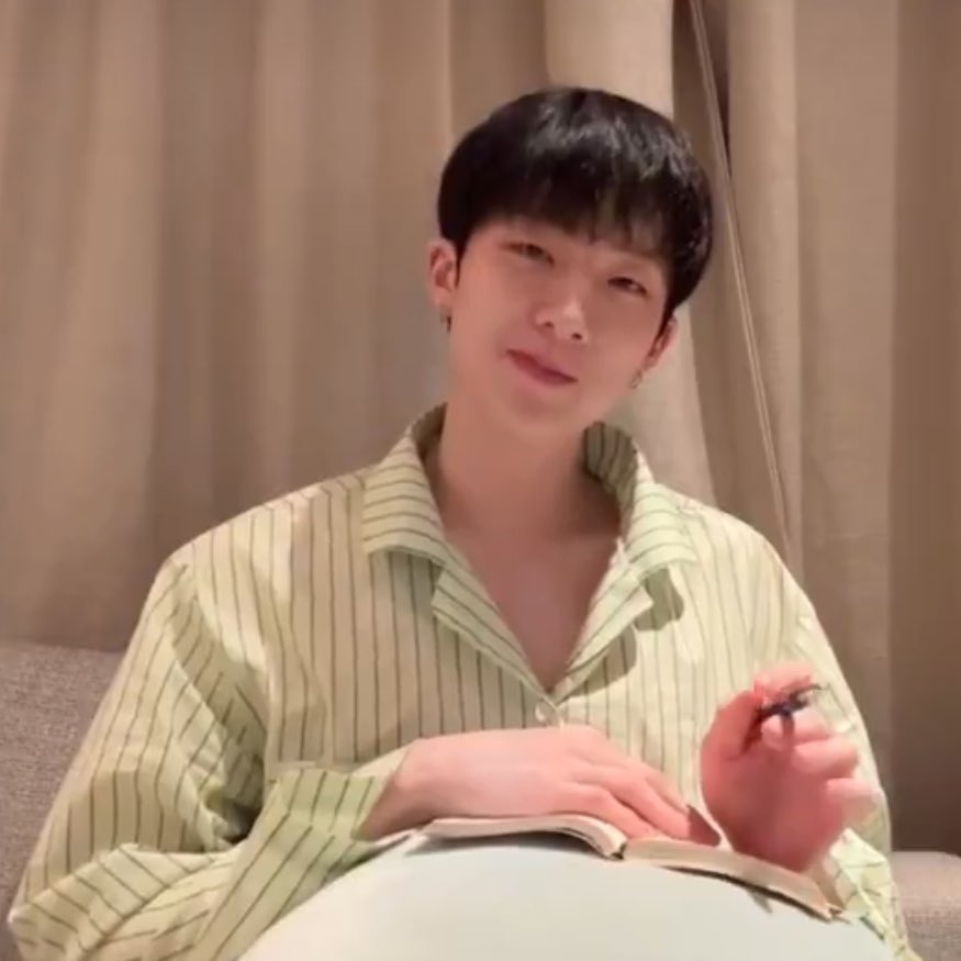 choikochip's tweet photo. ㅋㅋ 대박 https://t.co/jCy8QIyaeY