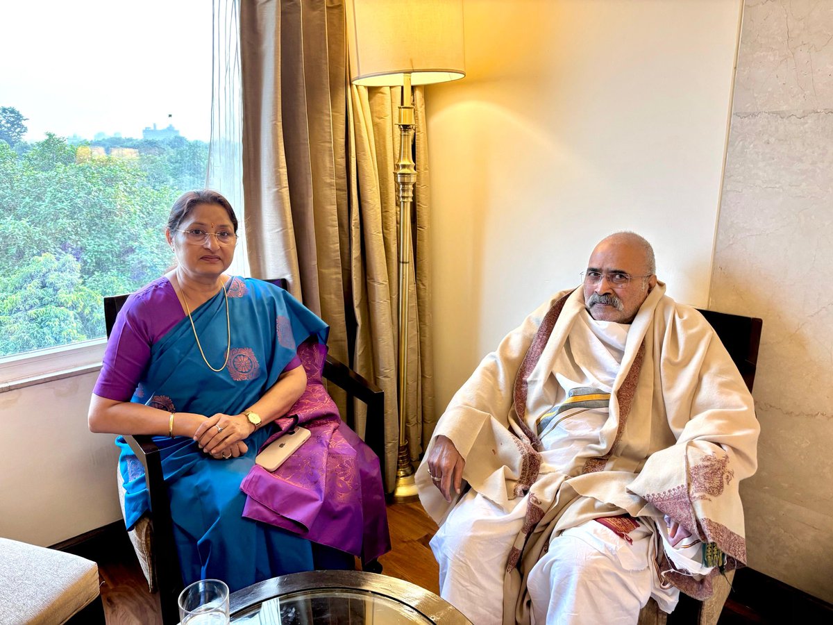 📍 नई दिल्ली 

केंद्रीय कैबिनेट मंत्री, महिला एवं बाल विकास व समाज कल्याण मंत्रालय, भारत सरकार श्रीमती अन्नपूर्णा देवी जी से होटल अशोका में शिष्टाचार भेंट हुई।
<a href="/Annapurna4BJP/">Annpurna Devi</a>