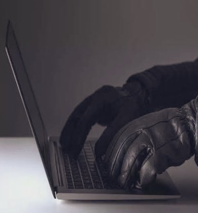 الهدوء السائد الآن ليس سوى فترة فاصلة؛ فـ الزمن يطوي صفحاته الأخيرة على حقبة، والأفق يستعد لفتح ستائر ضوء جديد، ولن تكون تداعيات هذا الفجر القادم مشابهة لأي شيء عهدناه.