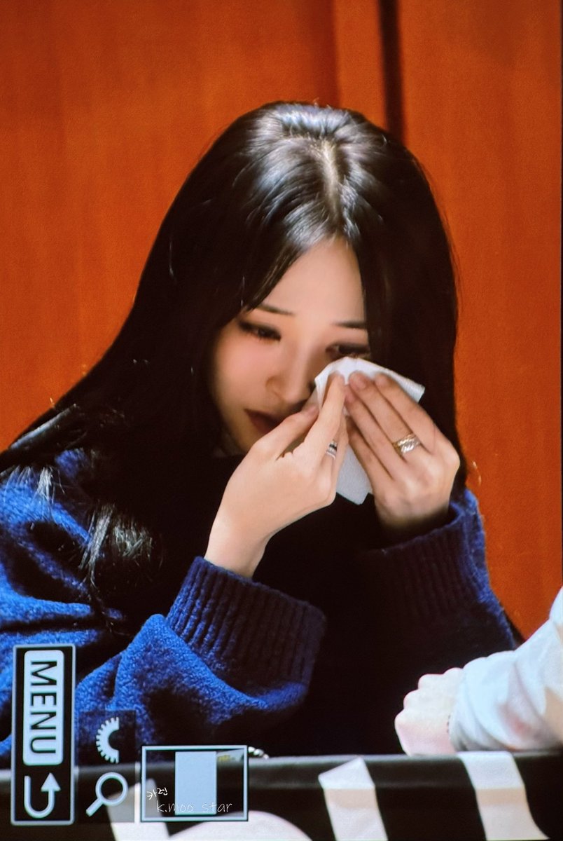 k_moo_star's tweet image. [ Moonbyul 문별🐹 ]                              
251011 Tokyo Offline Fansign Part 1 Preview (2)
우리 공주님 울지 마세요 😭💔

#문별 #MoonByul #ムンビョル