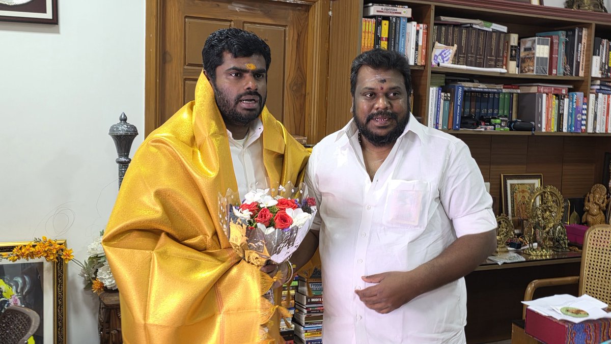 kcthirumaran's tweet image. பாஜக வின் தேசிய பொறுப்பாளரும்  பாஜக முன்னாள் மாநில தலைவர் அருமை அண்ணன் திரு அண்ணாமலை ஐபிஎஸ் அவர்களை மரியாதை நிமித்தமாக அவரது சென்னை இல்லத்தில் சந்தித்து தீபாவளி வாழ்த்துக்களை தெரிவித்தேன் அவரும் எனக்கும் வாழ்த்துக்களை தெரிவித்தார்..