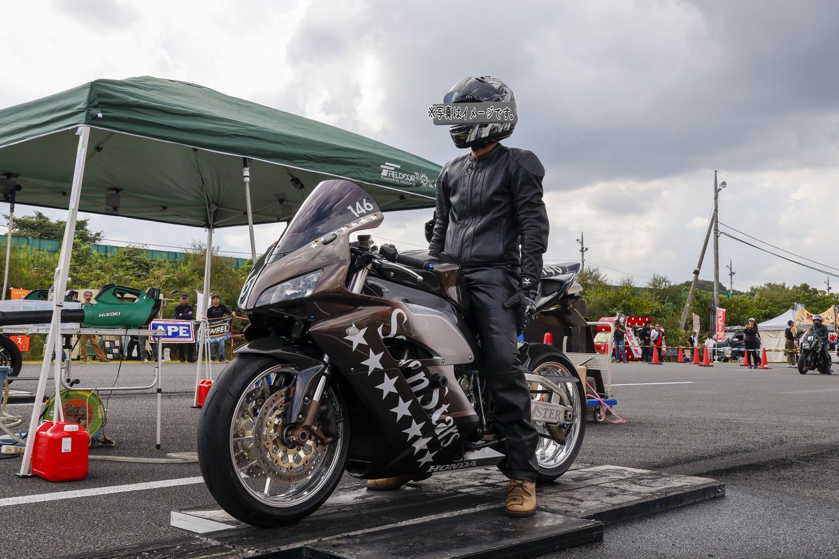 kiyopi_type_rr's tweet photo. 冷静を装って緊張してる様子
#jdstar #ドラッグレース #CBR1000RR https://t.co/siBWJo69Pr