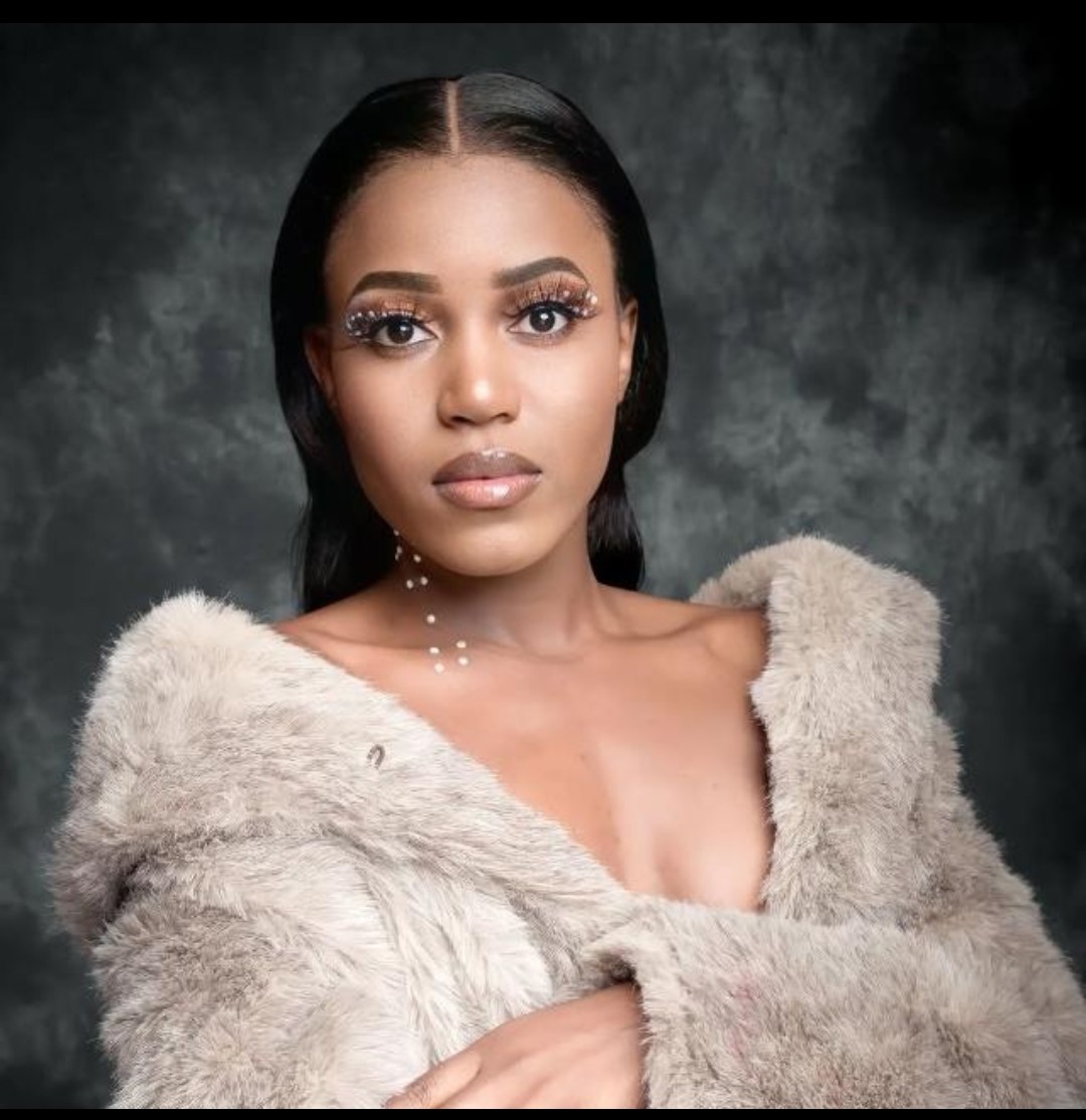 Nandz_Khumalo's tweet image. Happy birthday @Diamondluvha  🎂 🥳 🎉 🎈 🎁 Miss Pink Bonnet, Miss faka amashumi 💰 We love and appreciate you 💕

PRESSED BY ASHLEY OGLE
ASHLEY OGLE SHINES FOREVER
#TheTopicAshleyOgle
#AshleyOgleUnbothered