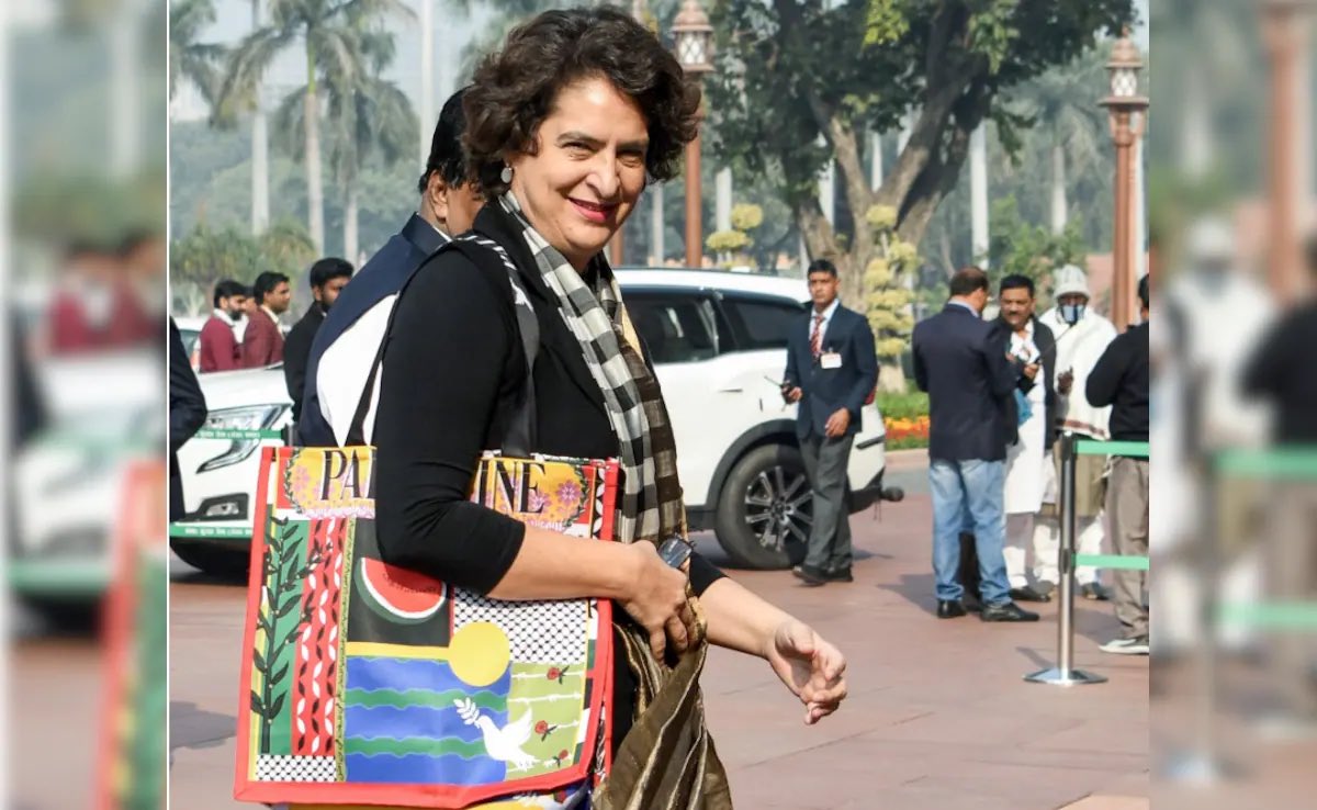 coldrif1's tweet image. दिल्ली में तालिबान प्रतिनिधियों की प्रेस कॉन्फ्रेंस हुई जिसमें महिला पत्रकारों को हटाने का फैसला तालिबान ने खुद लिया। भारत ने इसे डिप्लोमेटिक शिष्टाचार के तहत जाने दिया ताकि विवाद न खड़ा हो, लेकिन यही चुप्पी बाद में राजनीतिक बहस बन गई।

राहुल और प्रियंका गांधी ने सरकार पर हमला…