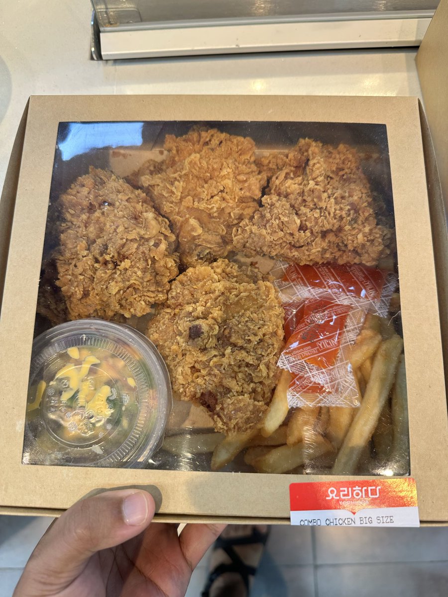 rockymdmb's tweet image. 220 pesos? whatta steal