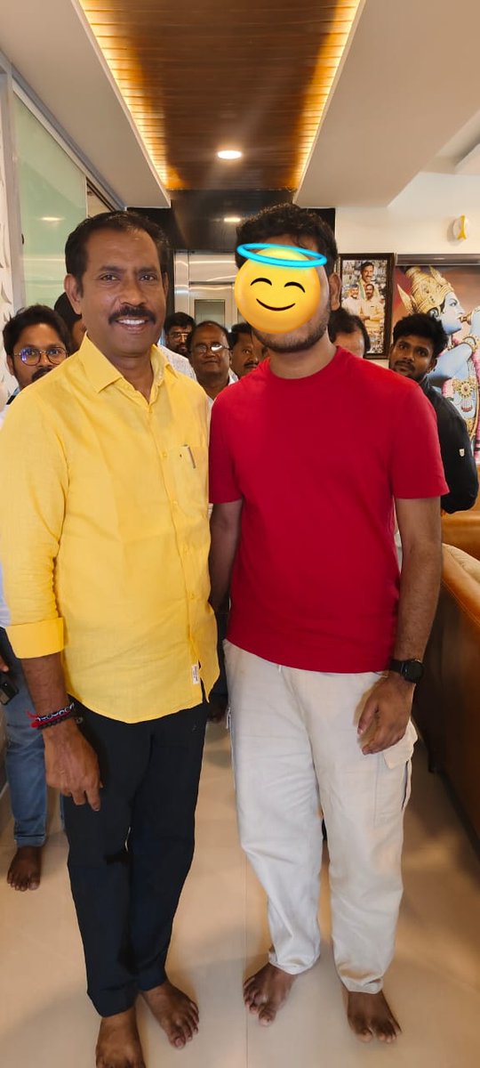 kohlistansss's tweet image. Mak kuda caste feeling undidi ra ungamma ! 
#TDPStatePresident 💛✌️