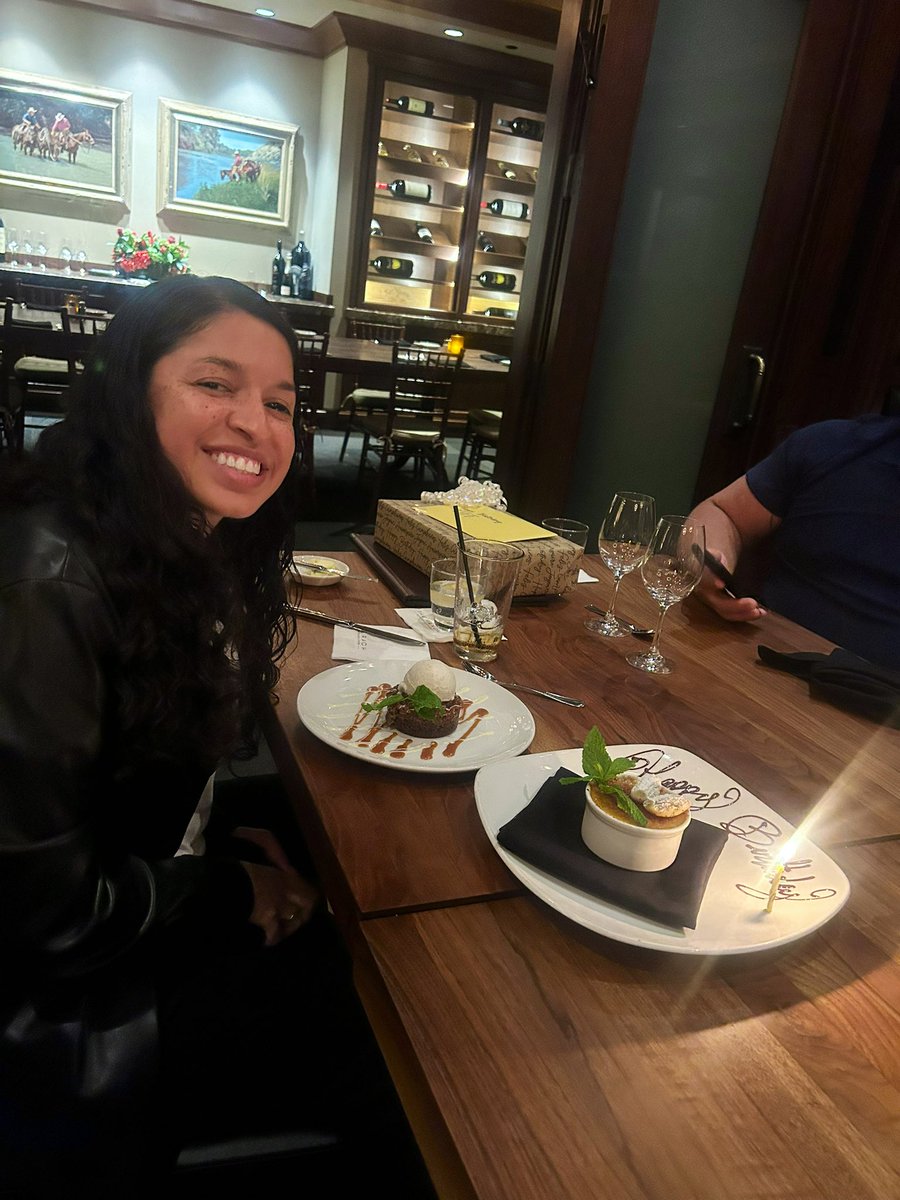 LilTifff's tweet photo. When you order a dessert and the restaurant also brings you a birthday dessert, so now you have two desserts! ๐ #FatGirlFall #BigBacktivities https://t.co/AJZE8ybUUV
