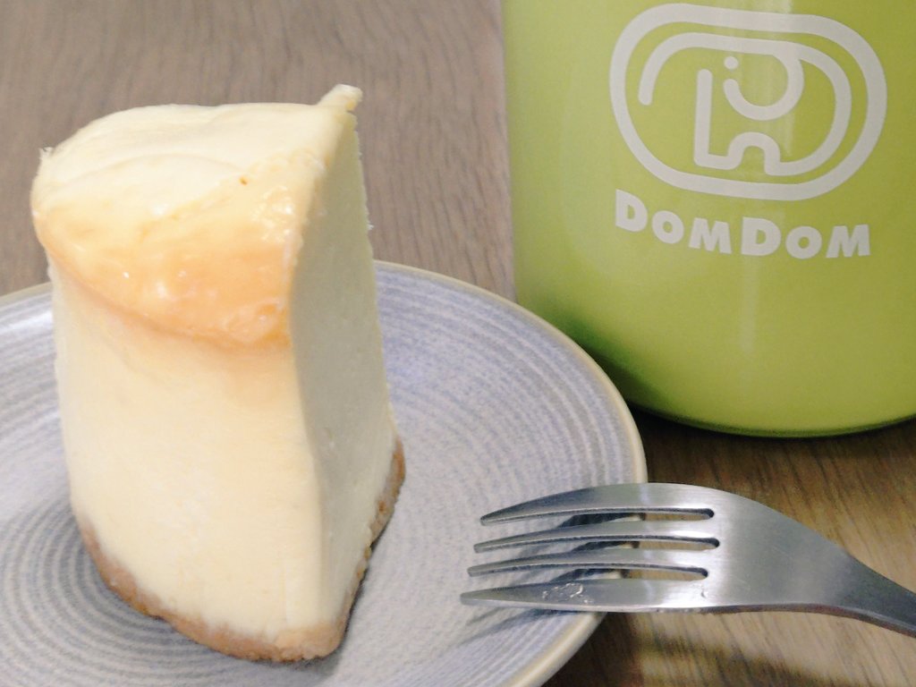 hina650's tweet image. #W乗り甘味部
久しぶりに寄ったコーヒー屋さんで教えてもらった
イートインは金土のみの焼菓子屋さん
ニューヨークチーズケーキうま😍
#豆匠
#ACOS