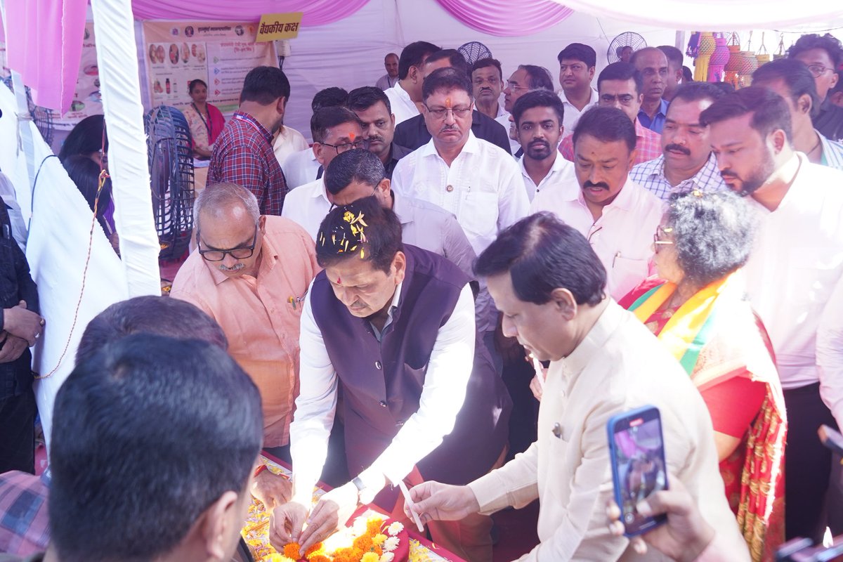 MPLodha's tweet image. 📍 मालाड, मुंबई
आज मालाड येथे बृहन्मुंबई महानगरपालिका पी पूर्व व पी पश्चिम विभागातर्फे आयोजित महिला व बालकल्याण विभागाच्या विशेष उपक्रमात सहभागी झालो.
या कार्यक्रमात महिला बचत गटांच्या प्रदर्शनाचे उद्घाटन झाले, जिथे ३० हून अधिक स्टॉल्सवर दिवाळीच्या फराळासह विविध वस्तूंची…