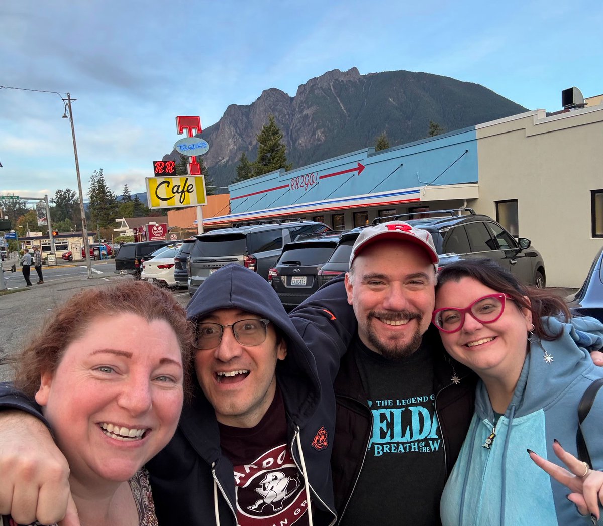 billsvoice's tweet photo. Today was a travel day to Yakima for #FanFestNorthwest , but I made some stops along the way with some dear friends.

#VoiceActor 
#ConventionWeekends https://t.co/oIiorVzJBl