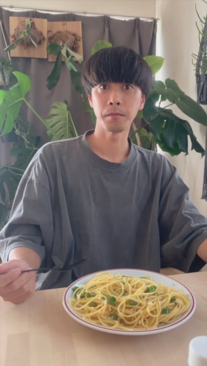 yoheiyuuki's tweet image. 庭で育てたハラペーニョを収穫してペペロンチーノを作りました。
ハラペペロンです。
そんな言葉はあるのでしょうか。
育てたハラペーニョは買ったものより少し辛くて少し美味しかったです。

 instagram.com/reel/DPqLzdakb…