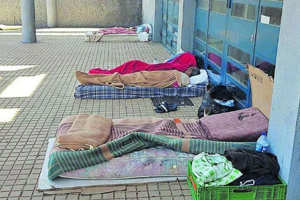 ‼️ Nearly 3,000 people are at extreme risk of homelessness in #Tenerife, 
🌐 New Cáritas report draws a “clear link” between the increase in holiday lets and property prices, and the chronic shortage of social housing…

canarianweekly.com/posts/Nearly-3…