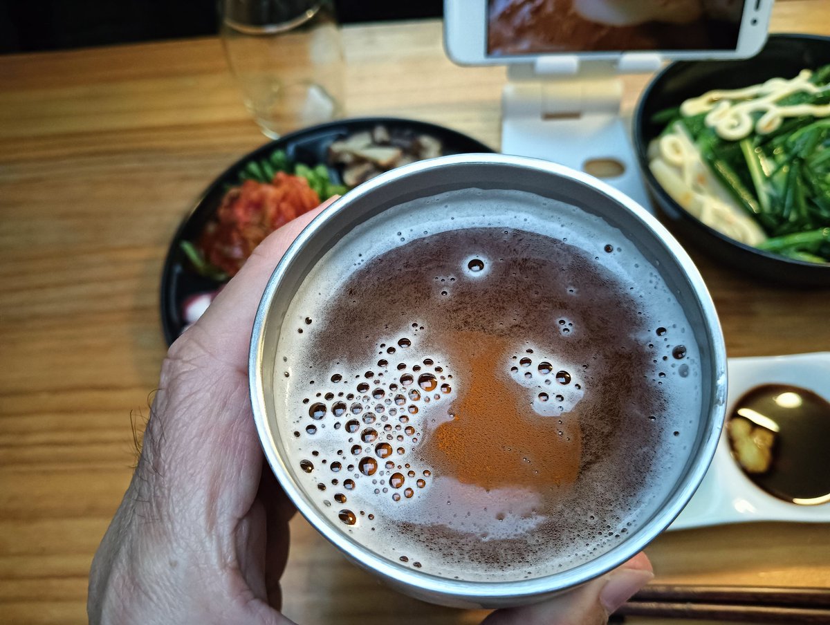 voxCatCouple's tweet image. −ひとりサーフィン車中泊１１日目−

🍻ひとり晩酌🍻
作りすぎたか🙄

今日はいつもより贅沢してイオンのプレミアムビール🍺
とはいっても500mlで208円とビールとしては激安👍普通にうまいです🥰

ところで
テレビが壊れた😨ショック😢

ワンセグ見ることにした☺️

#晩酌 #夕飯 #ビール #車中泊