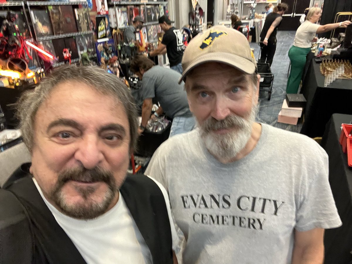 choptopmoseley's tweet image. Hanging with the King (of Splatter), Mr Tom Savini! Tom created Choptop makeup for Chainsaw 2, then hired me to play Johnny for his Night of the Living Dead. Come see us this weekend at @MONSTERPALOOZA1 here at the  Burbank, CA, Marriott. And bring granny!