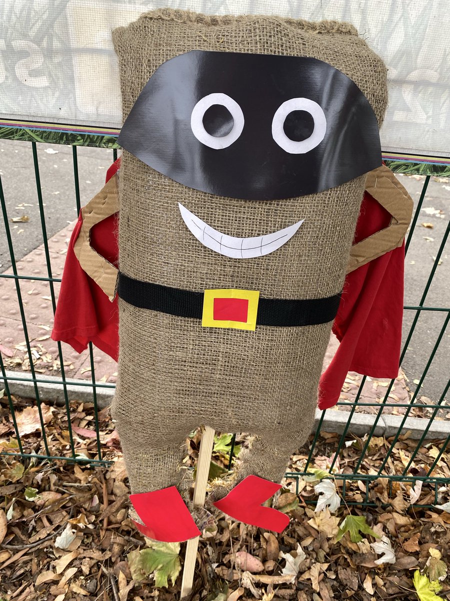 StBPrimWorcs's tweet photo. @suehendra @PaulLinnet Our Scarecrow Festival featured some familiar faces! https://t.co/1q2GkyhA3d