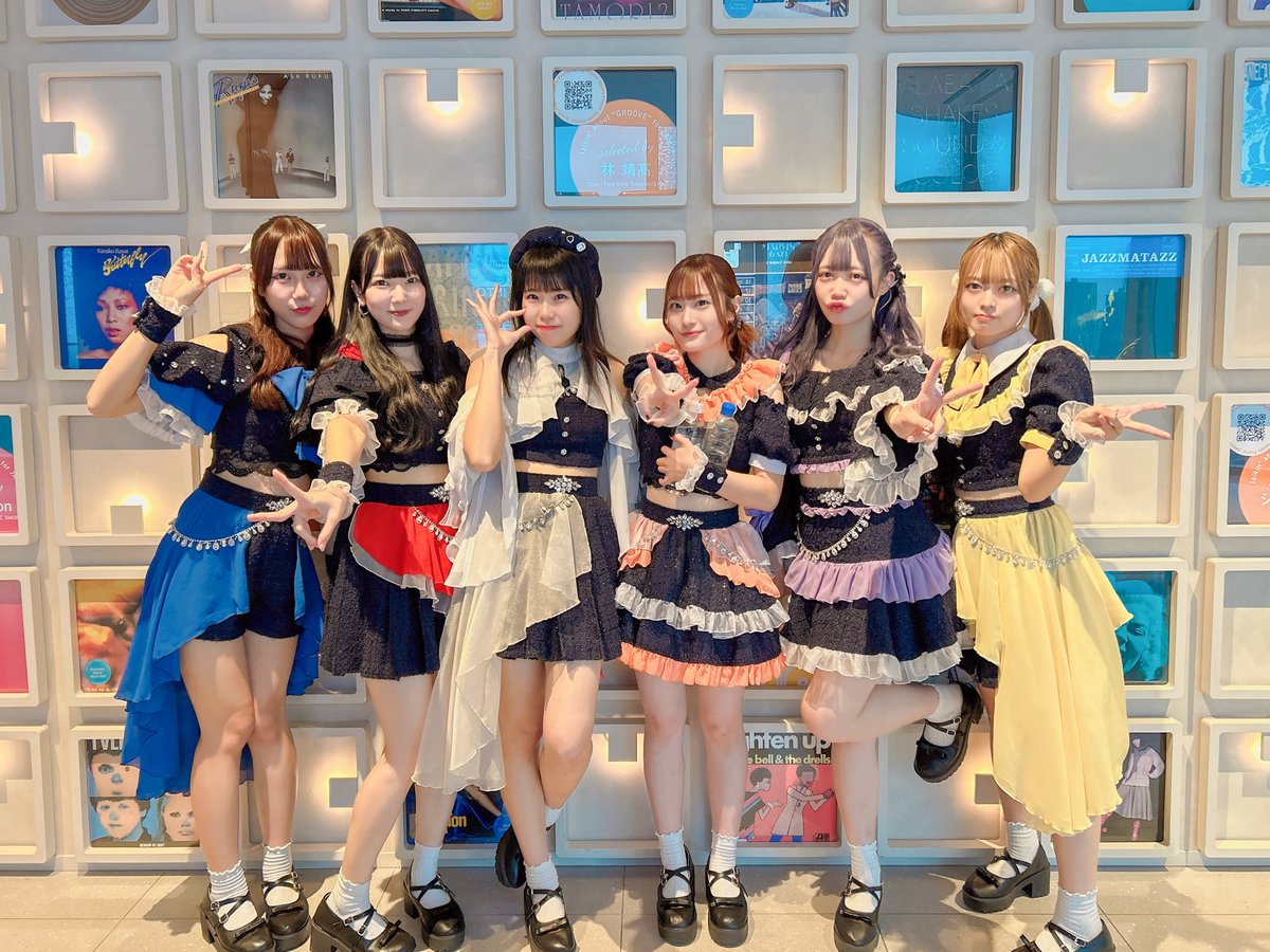 あいすくりぃむ様 AiScReam『AI♡SCREAM!』Official Lyric Video - YouTube