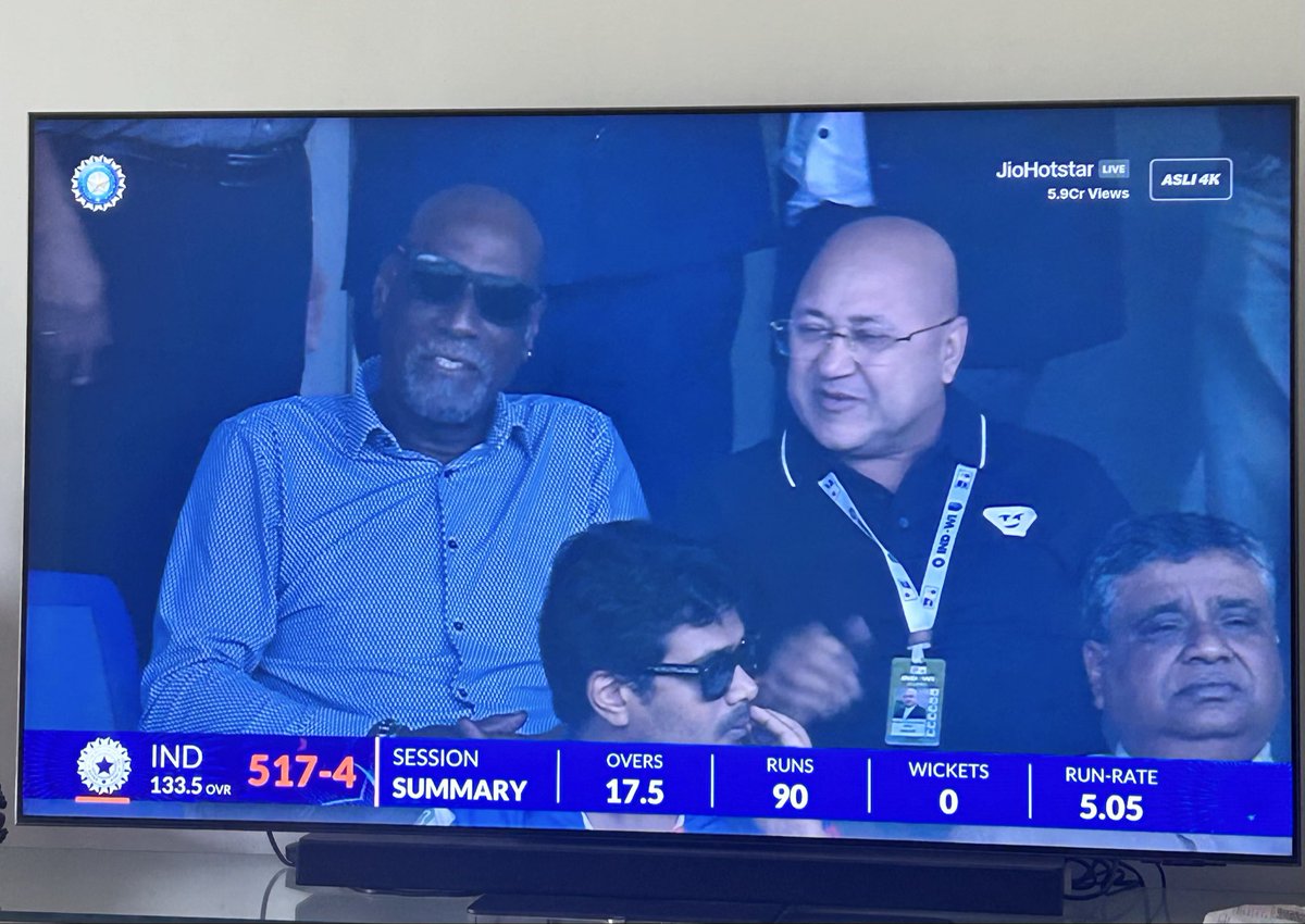 gonegirlisback's tweet image. One of the reason why I’m glued to TV😍
#INDvsWI  #TestCricket