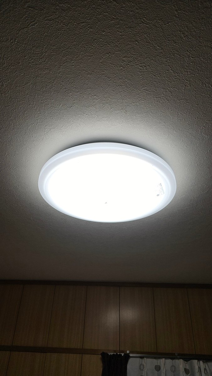 ついた〜💡💡💡💡💡💡💡💡💡
思ったより早かった🤯

#八丈島 #台風22号 
#テレビ局が興味なさそうな写真を貼ってみる