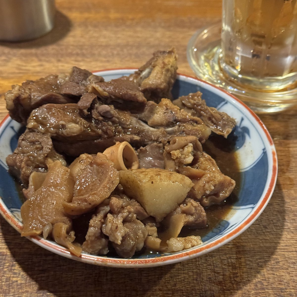 tinytinykingdom's tweet image. 雨のどんより土よ宇、朝から宇め割してますがなにか😅
静かに始まった三連休、ご褒美のホネを頂きありがたやま、胃袋が吠えるカシラ😻来週も頑張るよ💪、〜のセンパイ方と八百屋でお話もできて、良いスタートダッシュ宇🏃‍➡️
#宇ち多゛ #八百屋の一平ちゃん